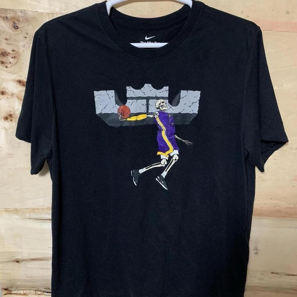 Los Angeles Lakers King Lebron Skeleton Graphic T-Shirt
